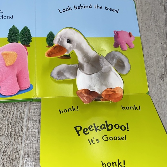 Pop Up Peekaboo Farm children’s book - Picture 7 of 10